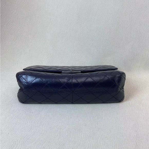 SOLD - CHANEL Dark Blue Crumpled Calfskin Reissue 2.55 226 - Picture 11 of 15